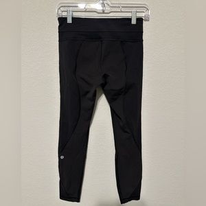 Lululemon Black Mesh Leggings with Zip Pockets Womens 4, 25” Inseam Low Rise EUC